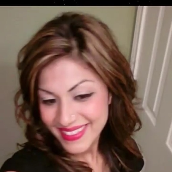 Meet your Posher, Roxanna - Picture 1 of 1